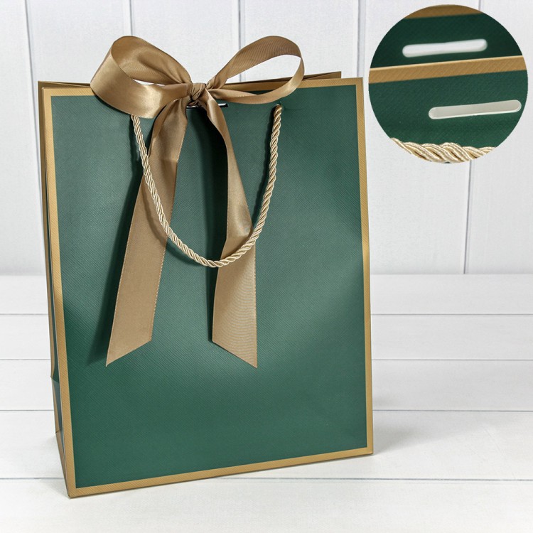 Пакет подарочный с лентой 26*32*12 210г Зелёный 1/10 1/120 Арт: 000505C/15
