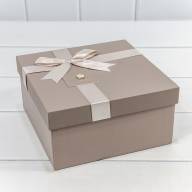 Коробки Квадратные Набор 1/3 19*19*9,5 с бантом и цветочком Серый 1/18 Арт: 721629/1 - Коробки Квадратные Набор 1/3 19*19*9,5 с бантом и цветочком Серый 1/18 Арт: 721629/1